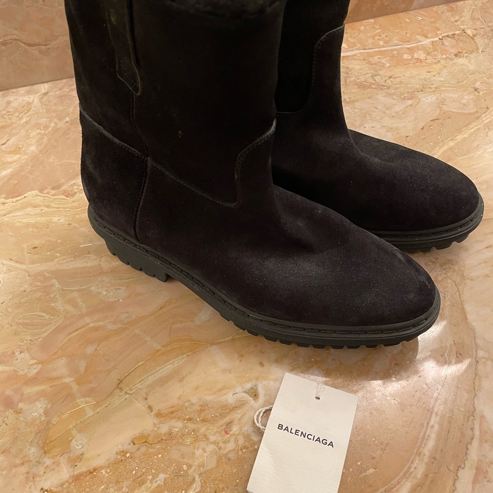 $1285 Balenciaga Shearling Boots. Black Size 8